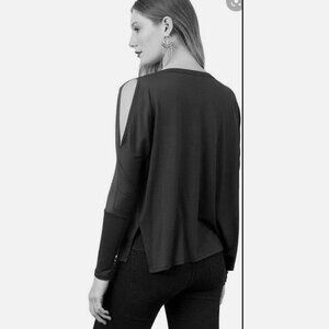 Cold shoulder long sleeve Black hybrid (fabric) top by Lola & Sophie Size L